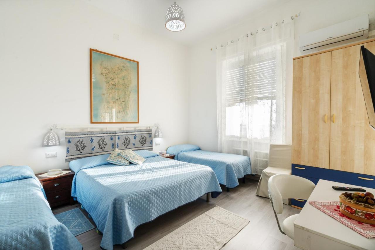 Cagliari Central Rooms With Port View Exteriör bild