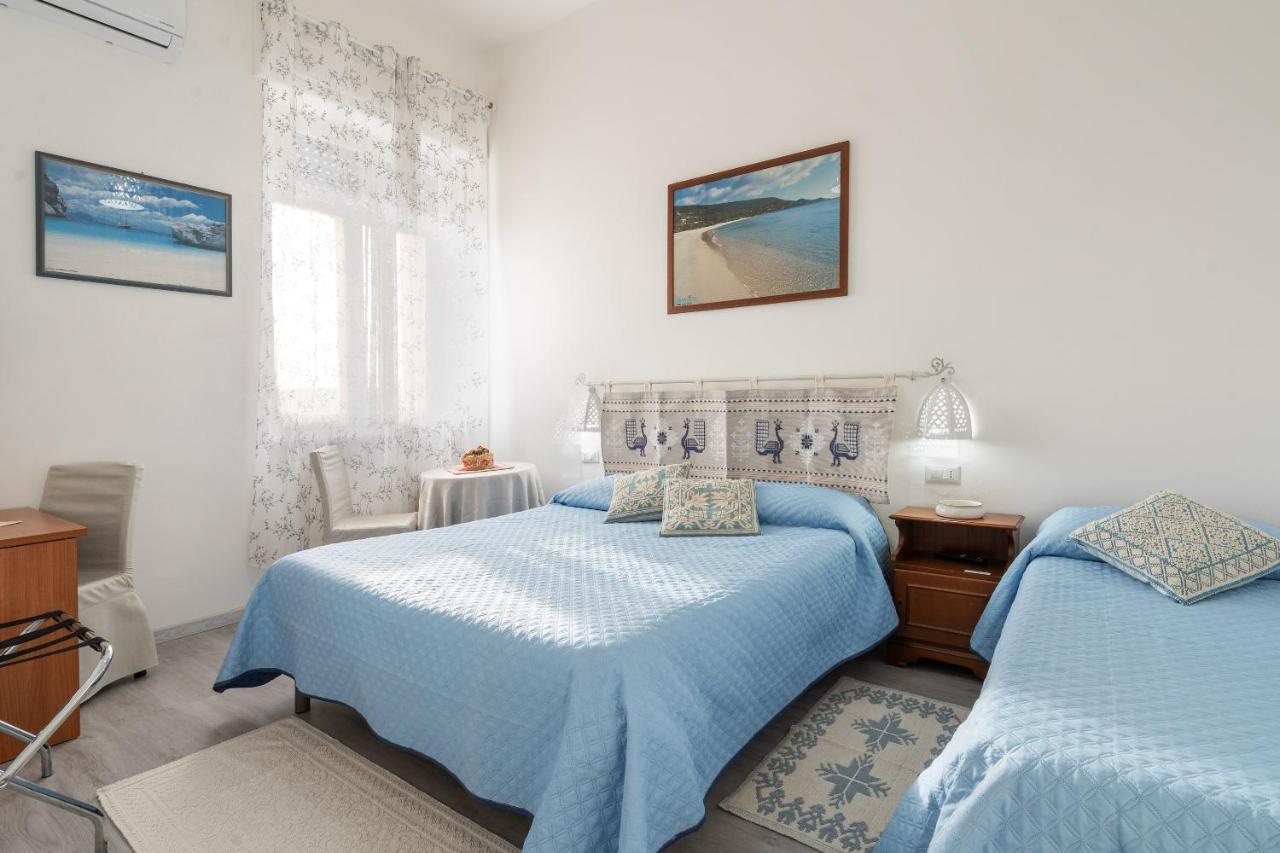 Cagliari Central Rooms With Port View Exteriör bild