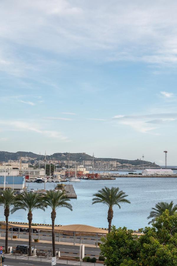 Cagliari Central Rooms With Port View Exteriör bild